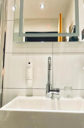 Salle de bains dans l'établissement Hotel Weingut Dehren