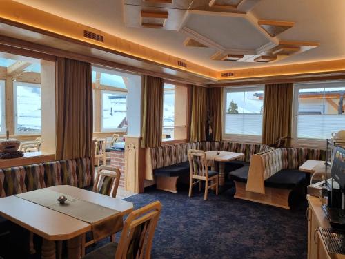 Hotel Garni Corinna photo 3