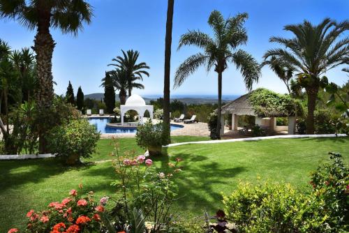 Fotografie z fotogalerie ubytování Hideaway Ibiza Villa Hilltop Estate Can Arte 6 Bedrooms I Santa Eulalia v destinaci Santa Eularia des Riu