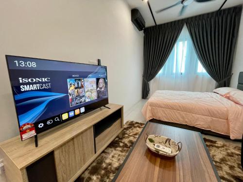 Postel nebo postele na pokoji v ubytování Cozy Suite Studio Meritus Residensi Perai