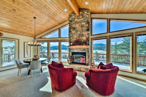 Harstel Cabin Vacation Rental with Deck!