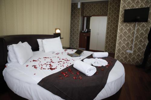 Katil atau katil-katil dalam bilik di Safir Hotels Silivri