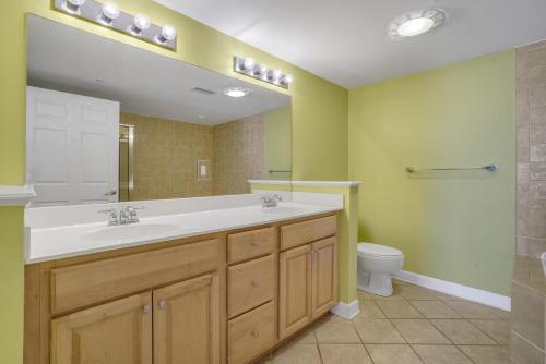 Phòng tắm tại Bahia Vista I 508 condo