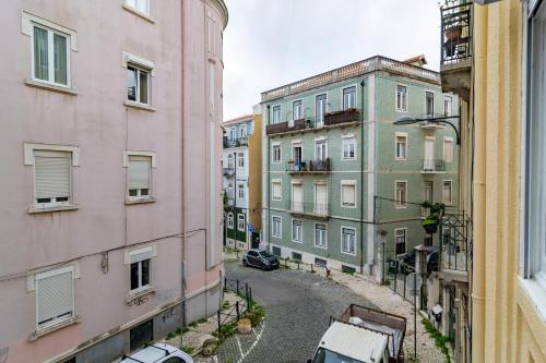 Spacious Apartments in Anjos by LovelyStay