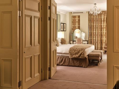 The Apartments by The Sloane Club photo 25