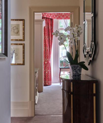 The Apartments by The Sloane Club photo 29