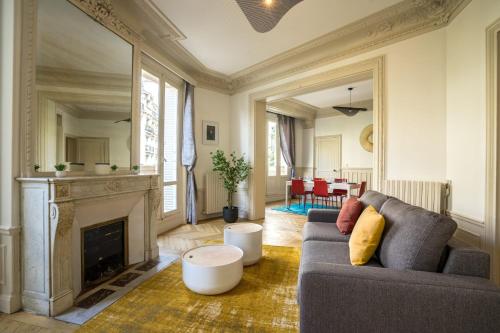 Istumisnurk majutusasutuses Charming apartment near Trocadero
