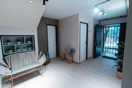 Una cama o camas en una habitación de Apartamento en Laureles barrio turístico de Medellín NID205 By Roots Rentals