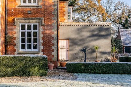Un jardín fuera de Host & Stay - Bressingham Lodge