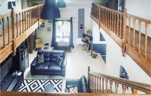 Χώρος καθιστικού στο Cozy Home In Bray-Lès-Mareuil