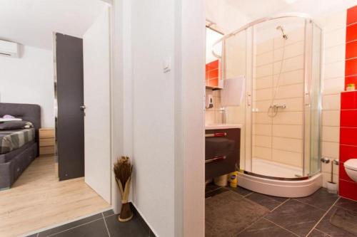 Family-friendly apartments with swimming pool Trogir - 20379