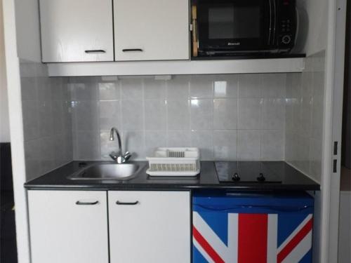 Photo de la galerie de l'établissement Appartement 2 pièces avec piscine, balcon, parking privé - Marseillan - FR-1-326-407, à Marseillan