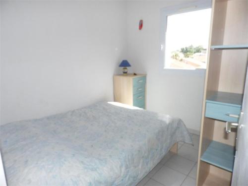 Photo de la galerie de l'établissement Appartement 2 pièces avec piscine, balcon, parking privé - Marseillan - FR-1-326-407, à Marseillan