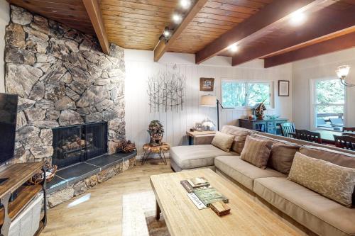 Arrowhead Woods Cabin – Photos 2