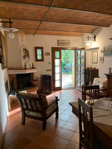 Coin salon dans l'établissement Podere il Giurato