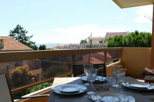 T2 Le Naxos luxury residence with sea view and parking