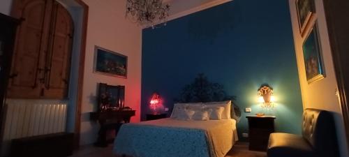 Una cama o camas en una habitación de Amanda's Suite