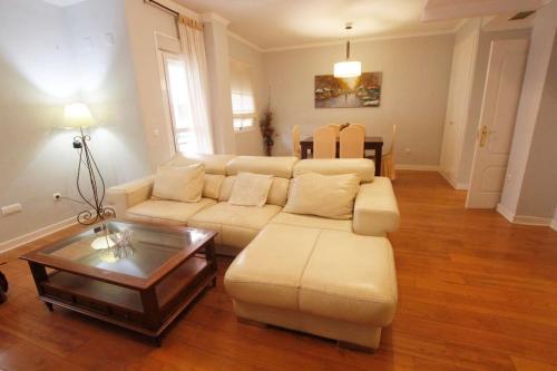 Sevilla Clásica: amigos y familia. Parking gratis!