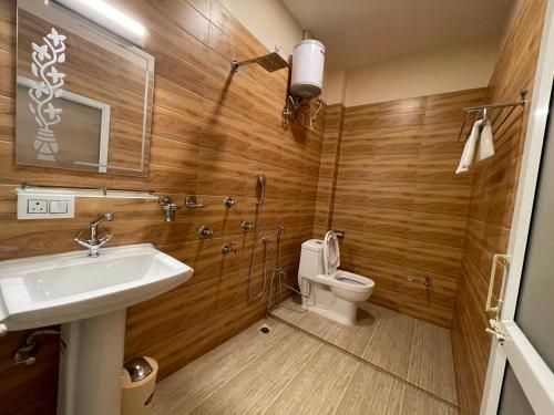 Ένα μπάνιο στο Jaldapara Forest Tourist Lodge JFTL