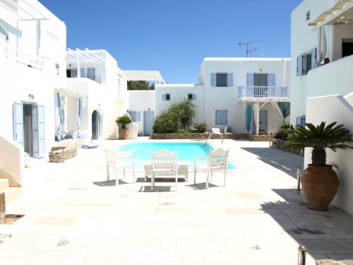 Bazén v ubytování Mare Mare Mykonos nebo v jeho okolí