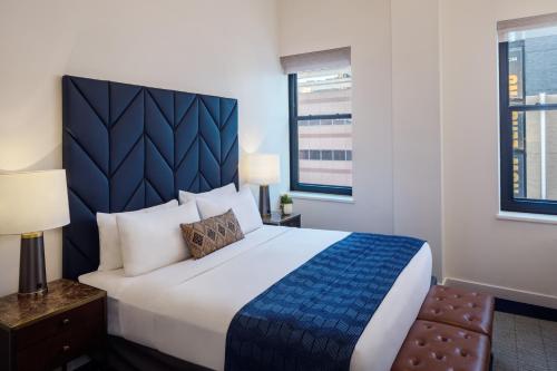 Hotel Indigo Boston Garden, an IHG Hotel Image