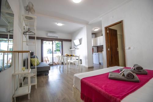 Vilamoura Golf Studio With Pool by Homing