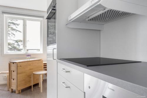 Una cocina o zona de cocina en First Camp Kolmården-Norrköping