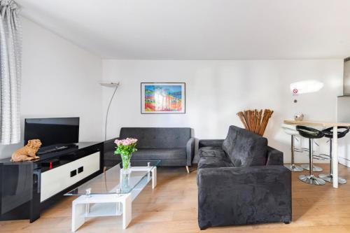 Nice Flat 5 min walking from the sea