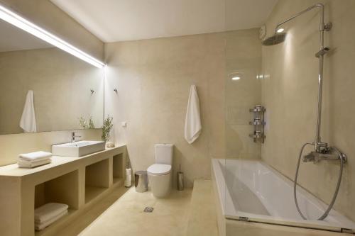 Kúpeľňa v ubytovaní Villa Erato · Ideal family Villa for 8 - Pool, Sea Views