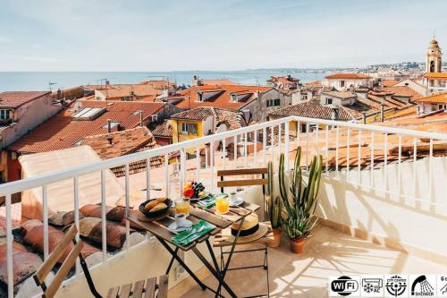 #32 Panoramic Sea View over Old Town Terrace & AC