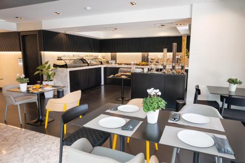 Una cocina o zona de cocina en Garden City Resort