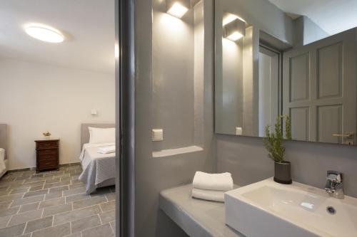 Koupelna v ubytování Villa Anemos · Villa Anemos