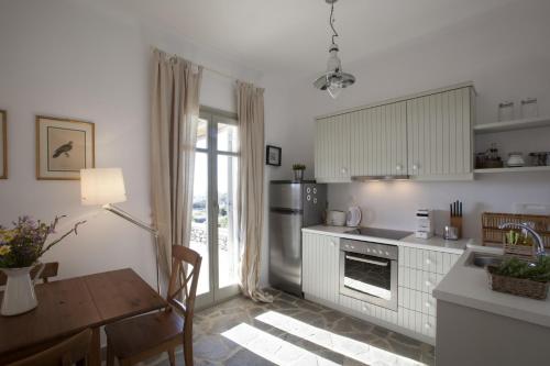 Kallisti Myrtia · Idyllic Holiday Villa - Views, Garden, nr Beach