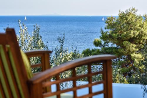 4 bedrooms villa Hvar located 100m from the sea and 1,5 km from Hvar old town