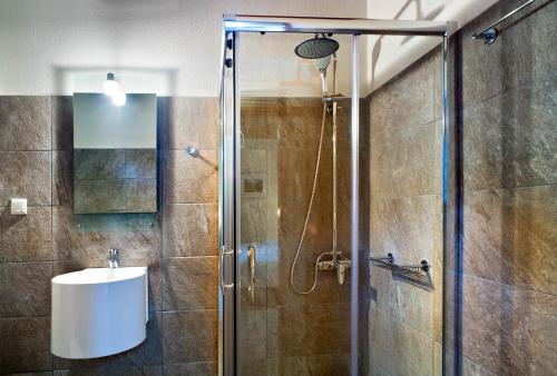 Koupelna v ubytování Zissis Hotel