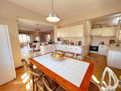 Dapur atau dapur kecil di Villa Avly