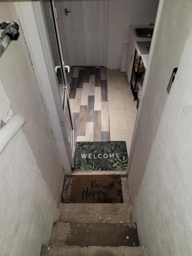 Gambar di galeri bagi Hidden Treasure-Netflix and Wi-Fi-Basement flat di Gillingham
