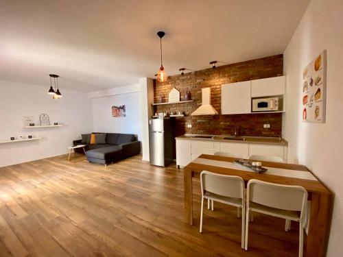 Kuchyň nebo kuchyňský kout v ubytování Hard Rock Apartments