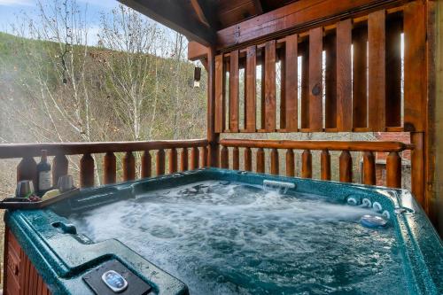 Cubby Bear Smoky Mountain Cabin - Summer Specials! photo 11