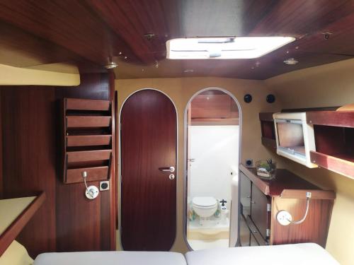 Koupelna v ubytování Imagine972 Martinique Bateau Hotel à Quai le Marin 3 Cabines 3 Salles de bains 6 pers maxi