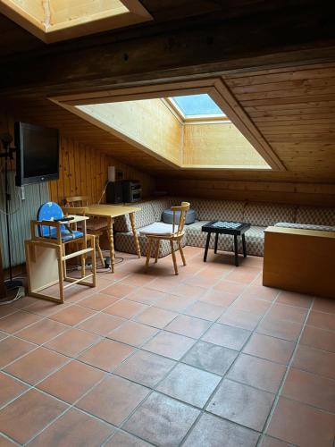 Dachgeschoss-Apartment in Skilift-Nähe