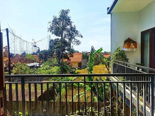 Κήπος έξω από το Loka Anyar Guest House