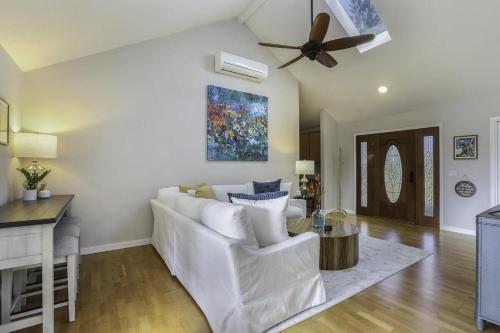 Ένα ή περισσότερα κρεβάτια σε δωμάτιο στο Hale Iolani home