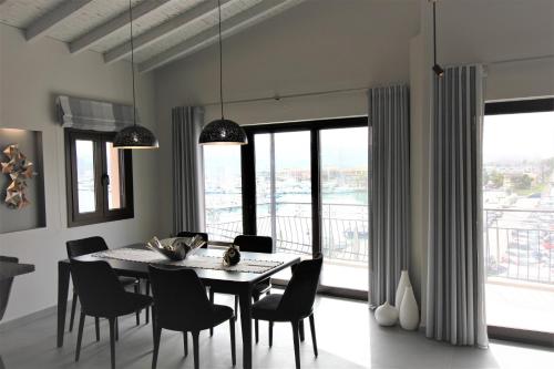 The Victoria-City Apartment
