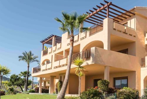Elegant apartment, stunning views, fully renovated in la Hacienda del Senorio de Cifuentes