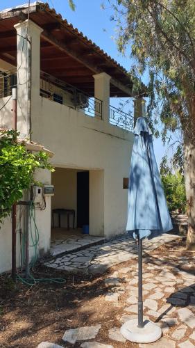 Το κτήριο όπου στεγάζεται  η βίλα