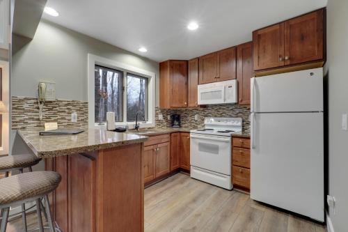 728 Disciples Village Condo – Photos 2