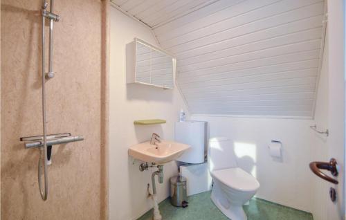 Vonios kambarys apgyvendinimo įstaigoje Nice Home In Rm With Wifi