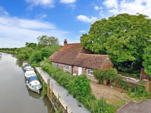 Dog and Duck Cottage