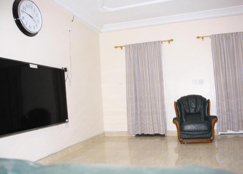 Televízia a/alebo spoločenská miestnosť v ubytovaní MASBELLA HABITAT AIR BNB